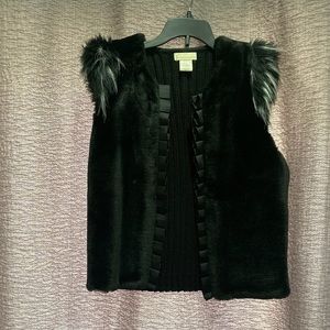 Beautiful elegant vest. Worn twice. Excellent condition. S/M size.